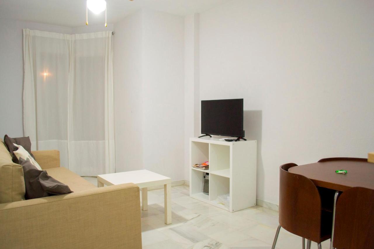 Holidays Malaga Apartment Bagian luar foto